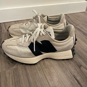 New Balance 327 Sneakers - Women’s size US 7